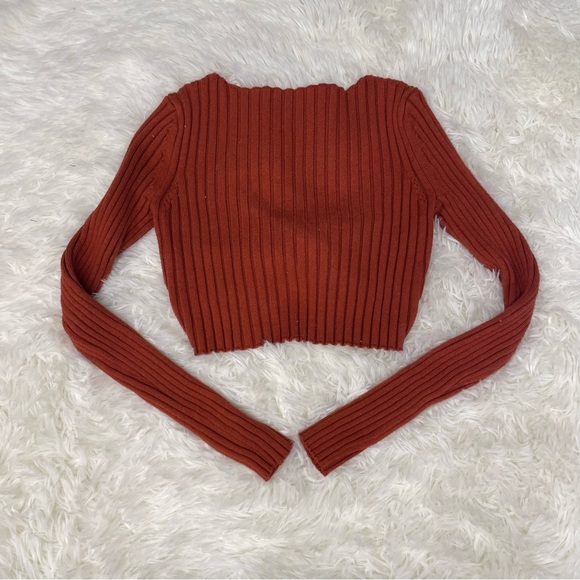 🚨SOLD🚨Urban Outfitters Tayla Twist-Front Cutout Ribbed Knit Sweater Top - Picture 3 of 7